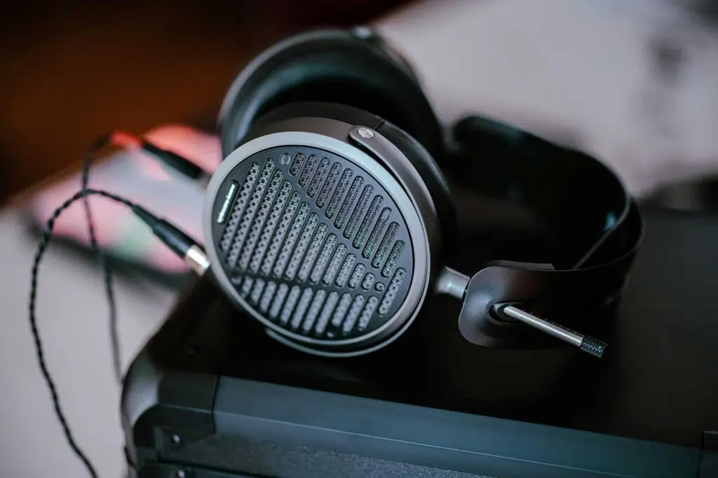 best hi fi headphones audiophiles